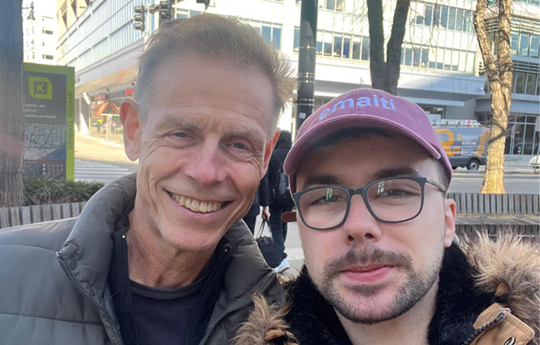 Rodrigo González Alonso, graduate of the Master's programme in Applied Information and Data Science at the Lucerne University of Applied Sciences and Arts (HSLU) with lecturer Peter Gloor