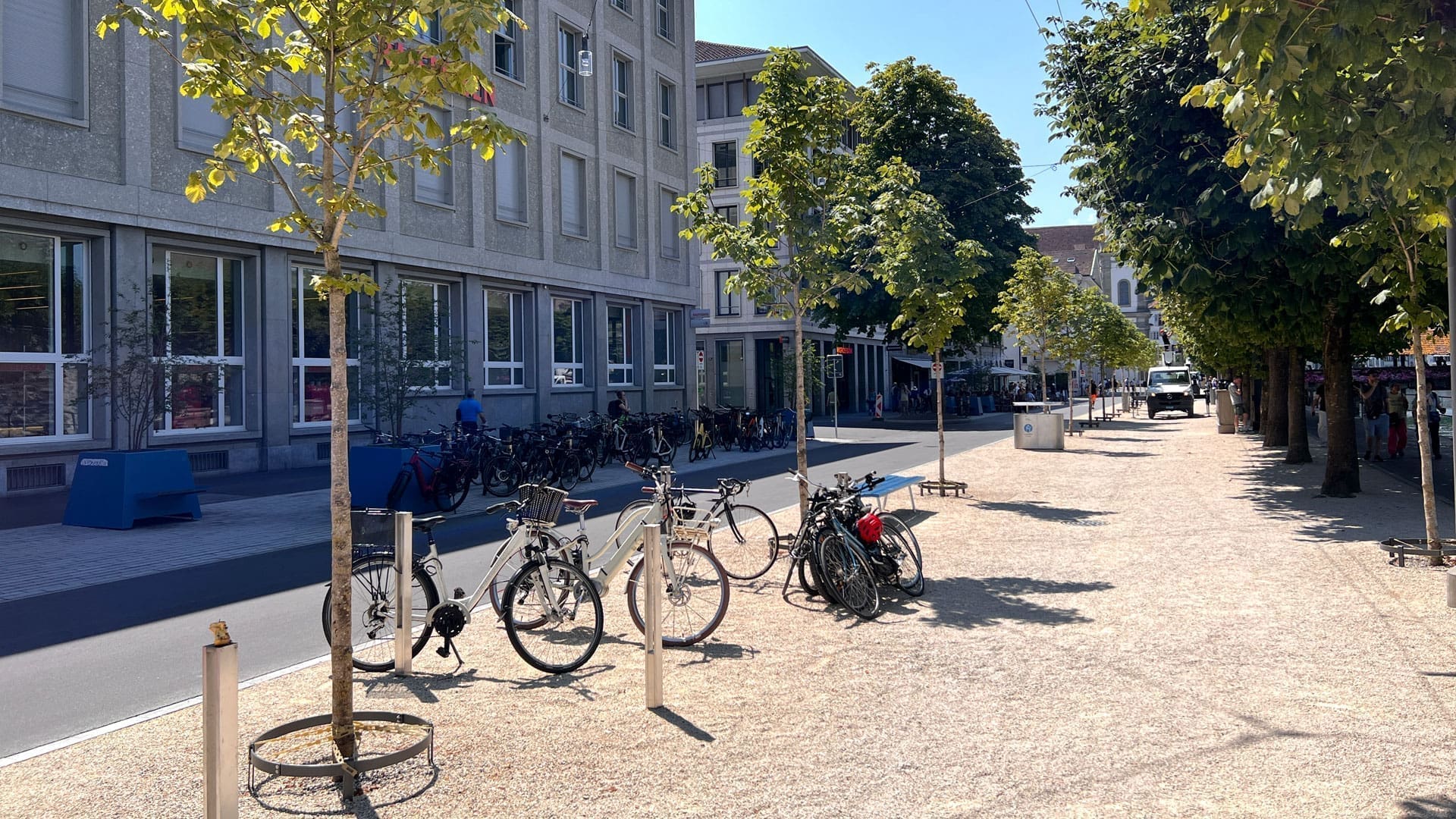 Fotografie des realisierten Promenade aufgenommen vor Ort an der Bahnhofstrasse Luzern