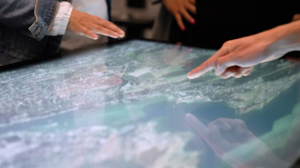 smart-region-lab-interaktiver-tisch