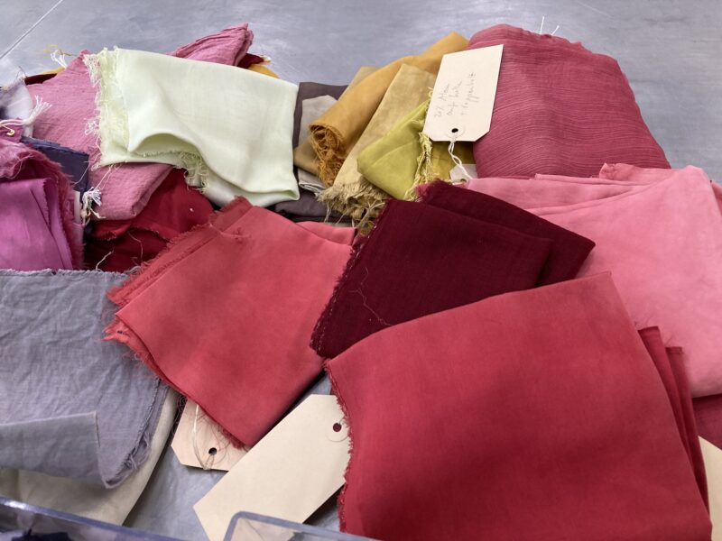 Einführung Raum für Farben - Textilien färben mit natürlichen Farbstoffen